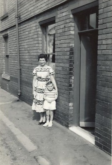 Mrs  Dunn  & Anne outside Springwell Terraces 1958 - Paul Elliott
