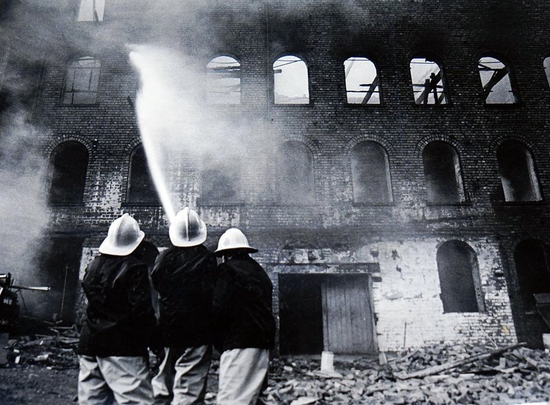 Fire at Robinsons, Chester St.  - 1986  - Derbyshire Times (2