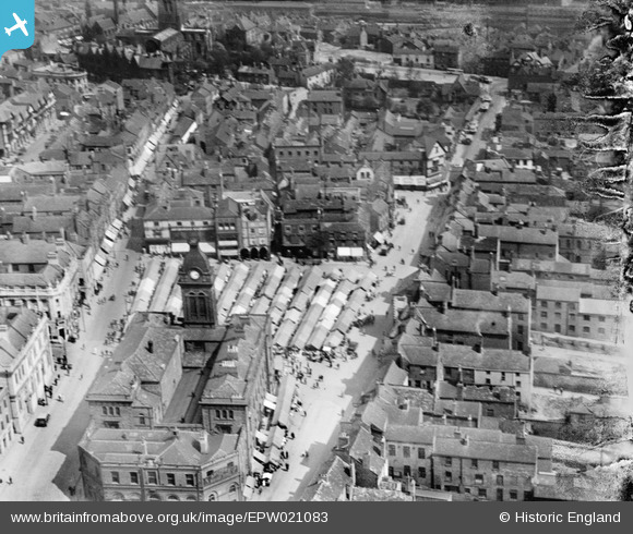 The Town Centre, Chesterfield, 1928 - Britain from above (13)