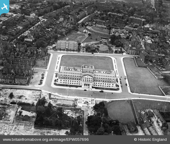 The Town Hall, Chesterfield, 1938 - Britain from above