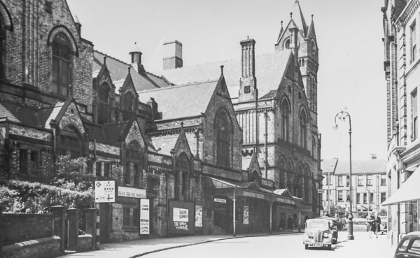 Stephenson Memorial Hall on Corporation Street in 1947 - Paul Greenroad