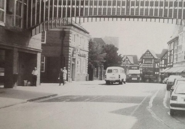 Until it was widened in the 1930s Elder way was a narrow passage known as Elder way,running from Knifesmithgate to Saltergate.  -Alan Taylor