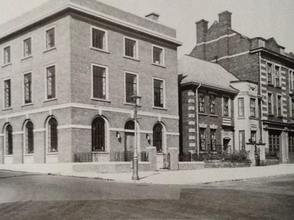 Police and Fire Station at the junction of Tontine Road and Beetwell Street in the 1930. - Alan Taylor