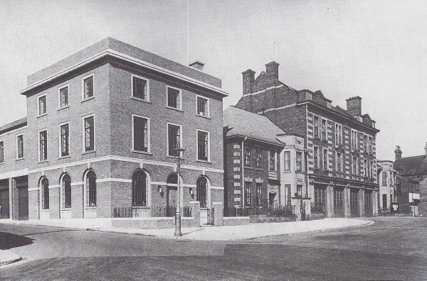 Police station at Beetwell St & Tontine Rd during the 30's (1) - Neil Botham