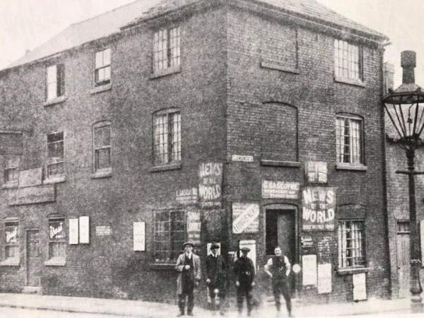 Glumangate corner of Saltergate in about 1920. - Alan Taylor