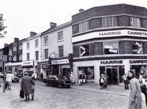 Chesterfield town centre redevelopment - the pavements area of Chesterfield - 23rd July 1982- Mick Walpole