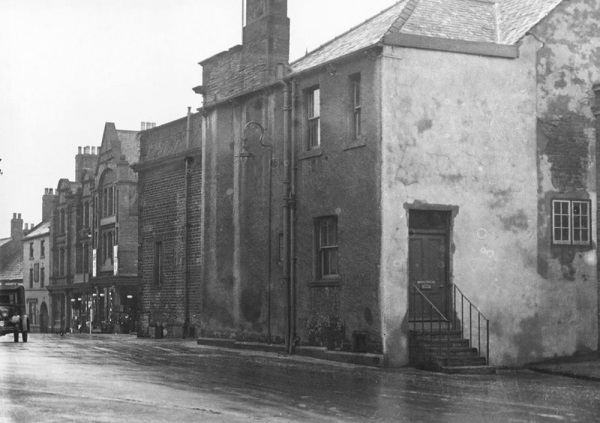 Magistrates Entrance, Old Court House, New Beetwell Street, 1935. - Paul Greenroad