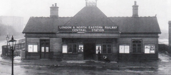 Chesterfield Central Station in 1936(LNER official Photographer)