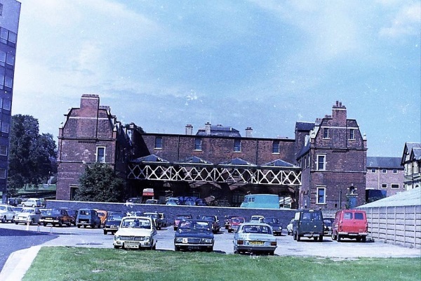 Chesterfield market place station (2) -  Denise Crookes