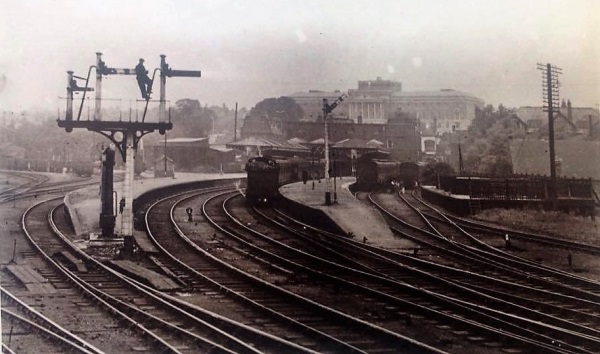 Chesterfield market place station (2) -  Denise Crookes