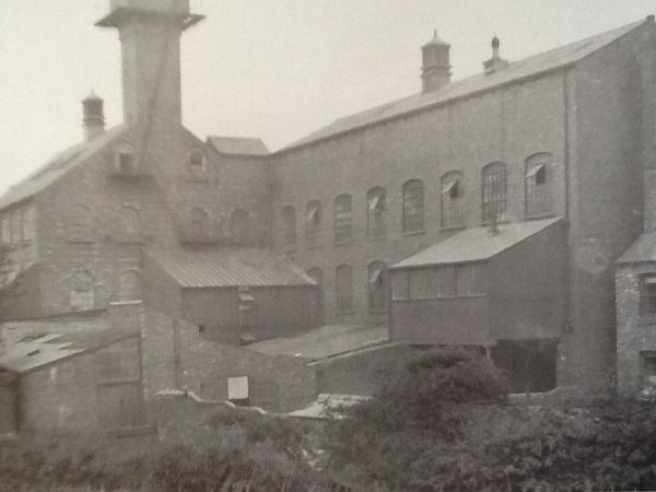 Robinson's Holmebrook Works, 1913. The photograph was taken prior to the rebuilding in 1914. - Alan Taylor