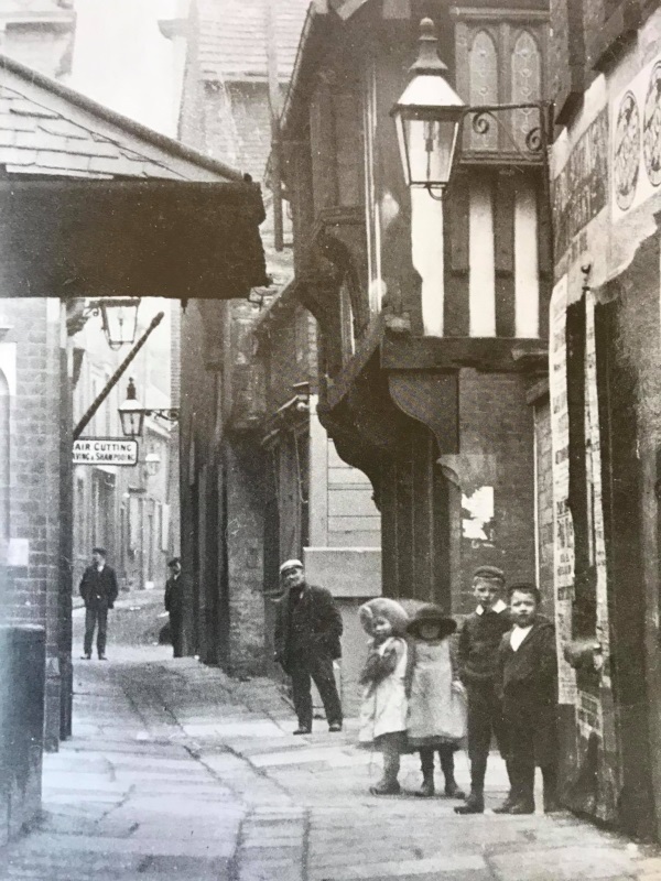 The Shambles and Royal Oak Public House, - 1910. - Alan Taylor