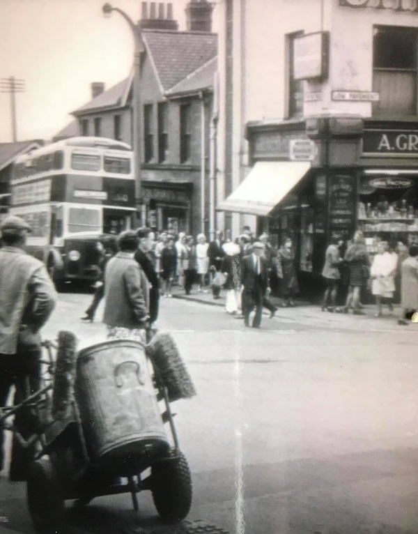 The bus coming up Tontine Road coming up to Low Pavement in 1977. - Alan Taylor