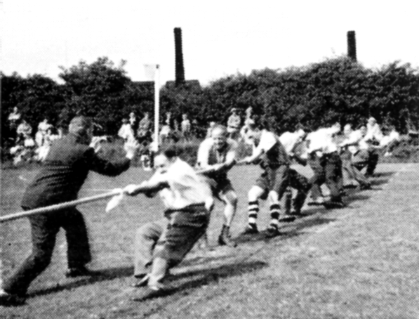 Chest Trebor Womens Football 1955