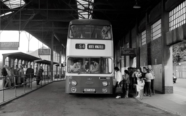 Chesterfield November 1984. Vicar Lane Bus Station. - Paul Grrenroad