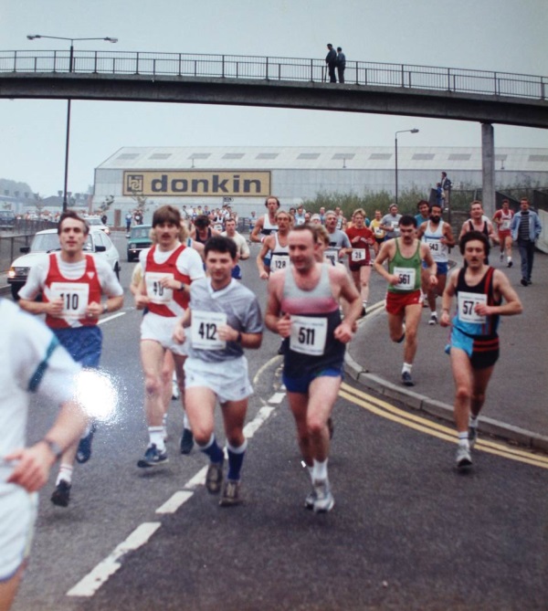 Chesterfield Marathon runners, in 1986 - Chesterfield Museum.